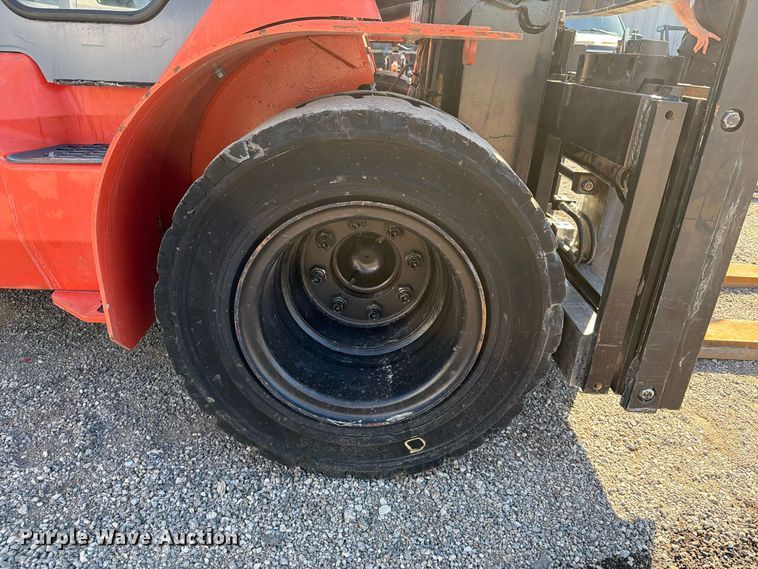 image for item FW3585 2009 Toyota 7FGAU50 forklift