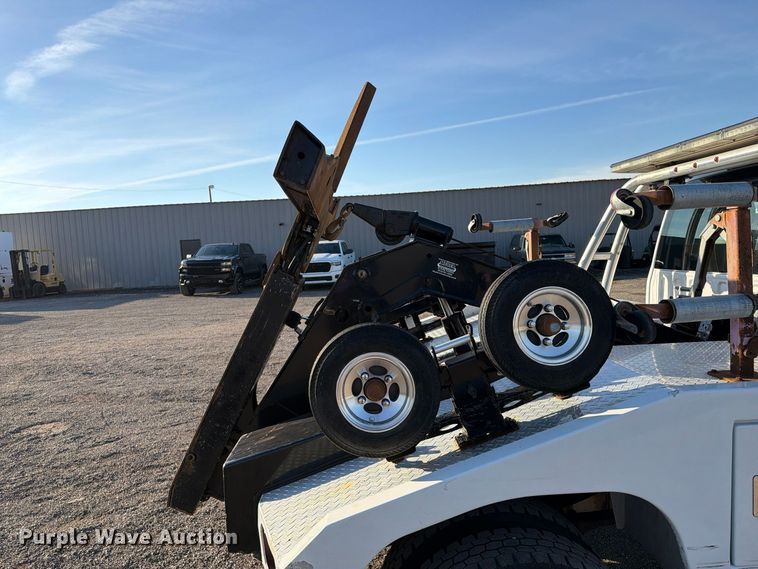 image for item FW3586 2017 Ford F550 Super Duty tow truck