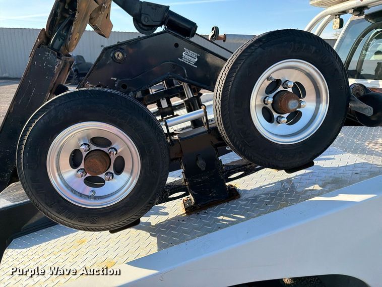 image for item FW3586 2017 Ford F550 Super Duty tow truck