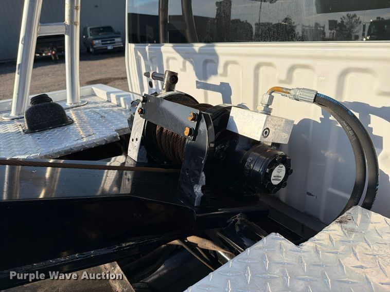 image for item FW3586 2017 Ford F550 Super Duty tow truck