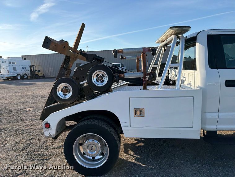 image for item FW3586 2017 Ford F550 Super Duty tow truck