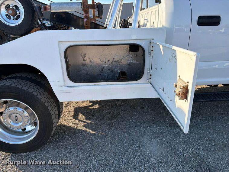 image for item FW3586 2017 Ford F550 Super Duty tow truck
