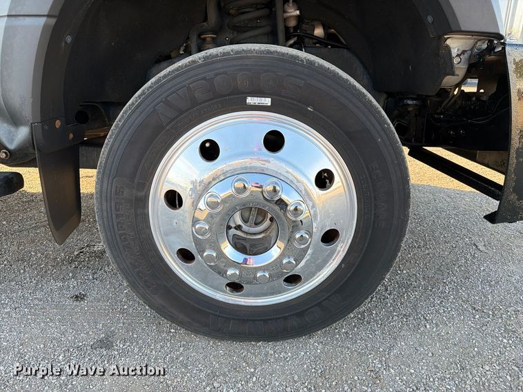 image for item FW3586 2017 Ford F550 Super Duty tow truck