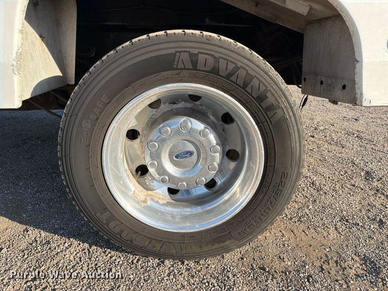 image for item FW3586 2017 Ford F550 Super Duty tow truck