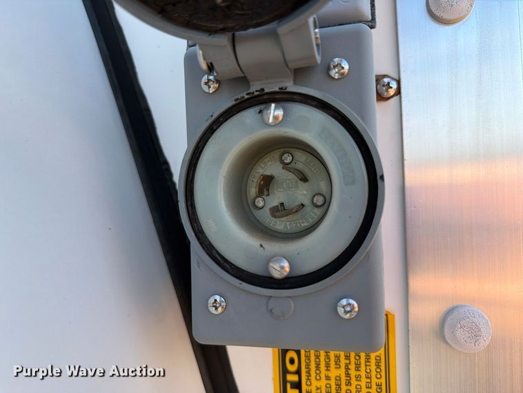 image for item FW3592 2014 Ford E450 refrigerated truck