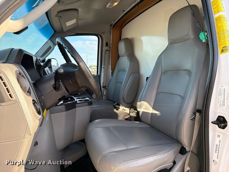 image for item FW3592 2014 Ford E450 refrigerated truck