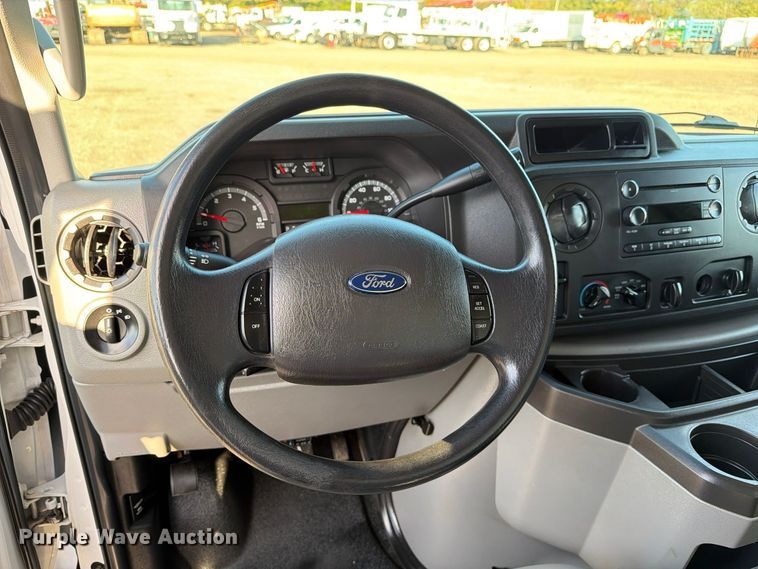 image for item FW3592 2014 Ford E450 refrigerated truck