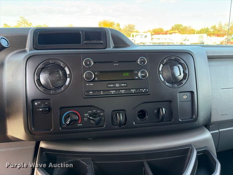 image for item FW3592 2014 Ford E450 refrigerated truck