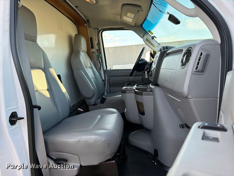 image for item FW3592 2014 Ford E450 refrigerated truck