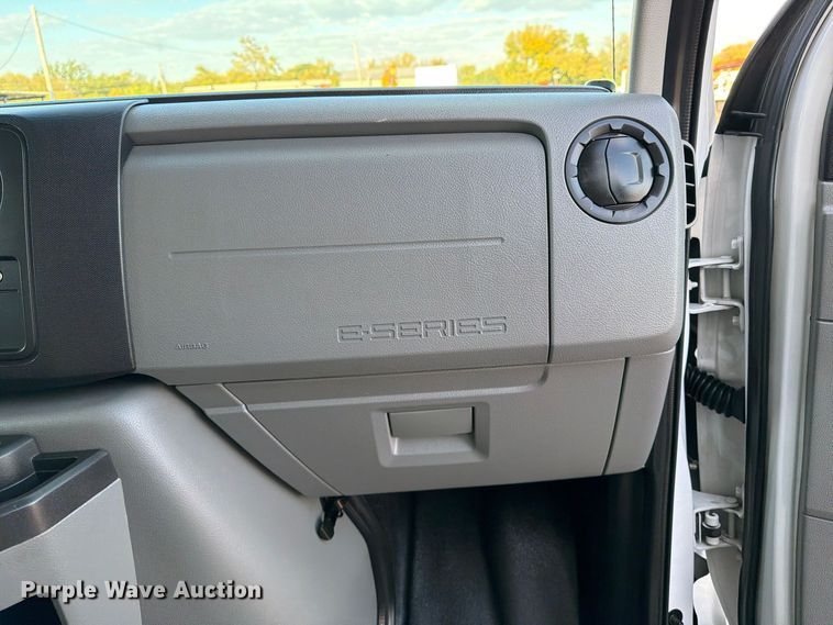 image for item FW3592 2014 Ford E450 refrigerated truck
