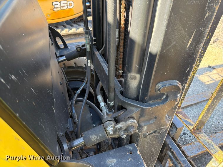 image for item YA4930 2014 Hyster H50FT forklift