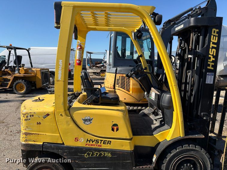 image for item YA4930 2014 Hyster H50FT forklift