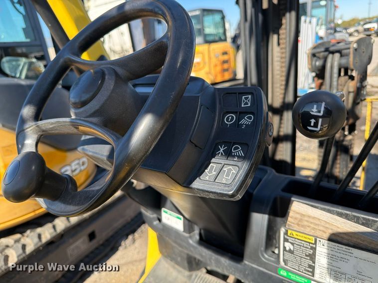 image for item YA4930 2014 Hyster H50FT forklift