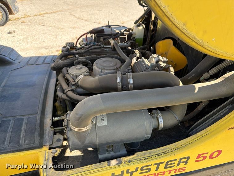 image for item YA4930 2014 Hyster H50FT forklift