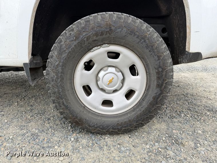 image for item YA5392 2019 Chevrolet Colorado Ext. Cab pickup truck