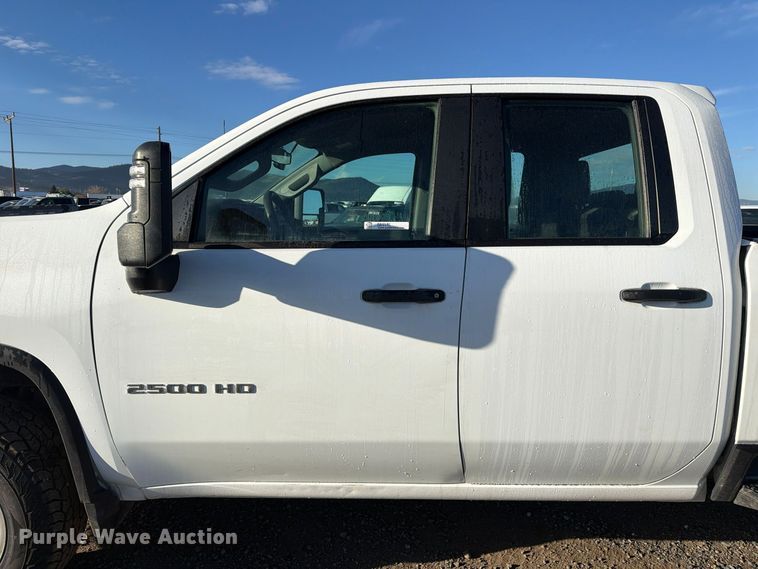 image for item YA5395 2021 Chevrolet Silverado 2500HD Ext. Cab pickup truck
