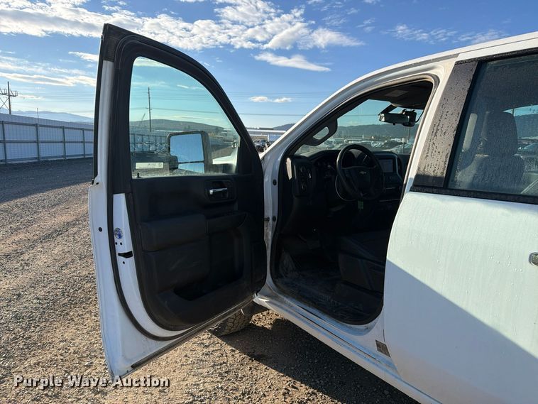 image for item YA5395 2021 Chevrolet Silverado 2500HD Ext. Cab pickup truck