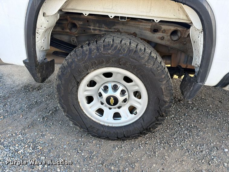 image for item YA5395 2021 Chevrolet Silverado 2500HD Ext. Cab pickup truck
