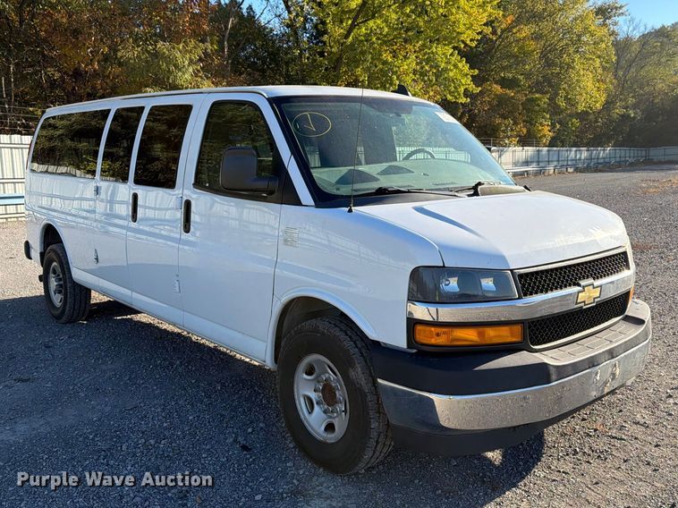 image for item YA5536 2017 Chevrolet Express van