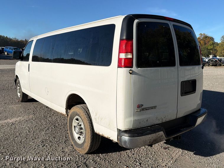 image for item YA5536 2017 Chevrolet Express van
