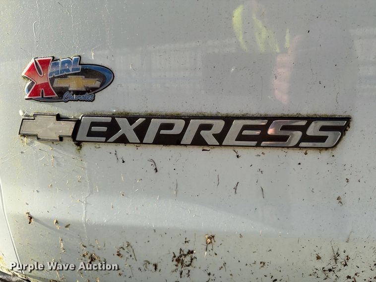 image for item YA5536 2017 Chevrolet Express van