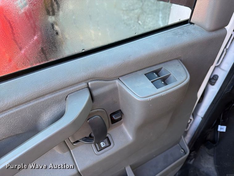 image for item YA5536 2017 Chevrolet Express van