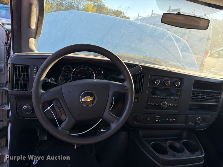 image for item YA5536 2017 Chevrolet Express van