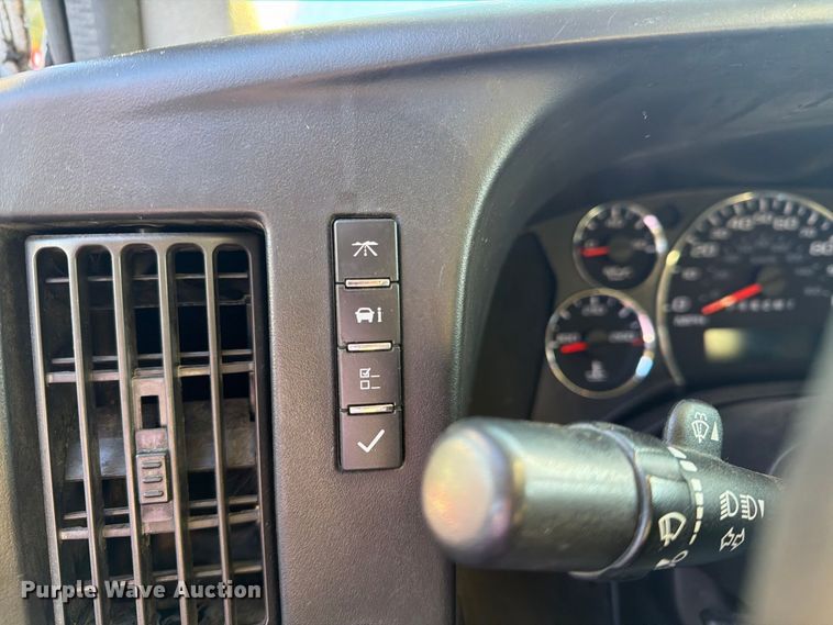 image for item YA5536 2017 Chevrolet Express van