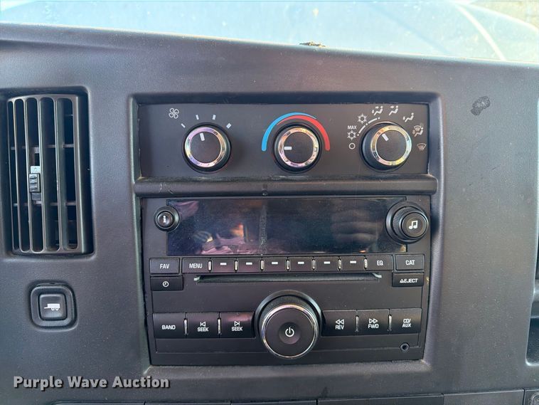 image for item YA5536 2017 Chevrolet Express van