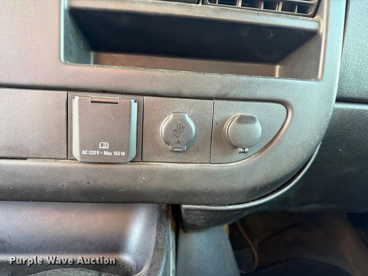 image for item YA5536 2017 Chevrolet Express van