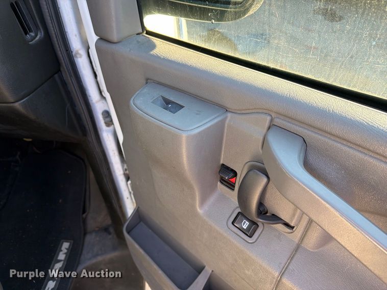 image for item YA5536 2017 Chevrolet Express van