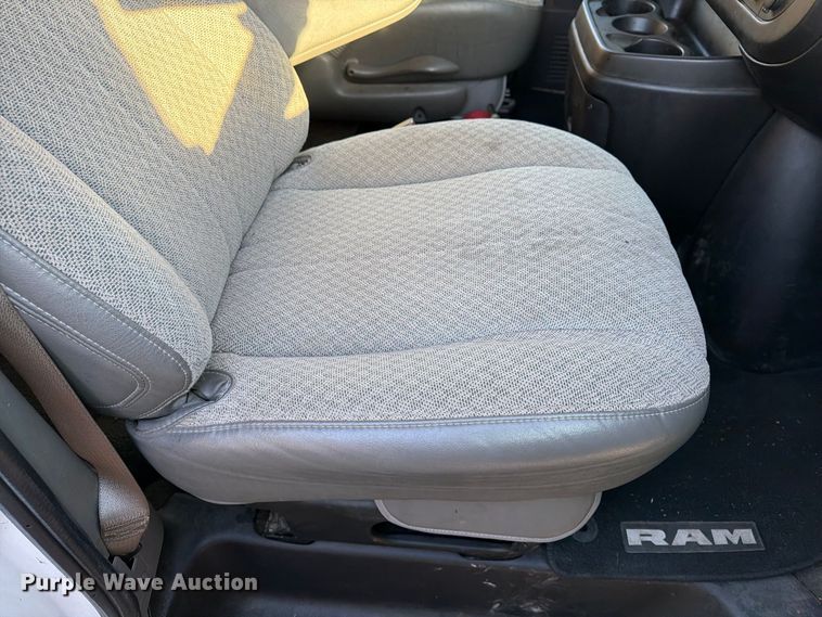 image for item YA5536 2017 Chevrolet Express van