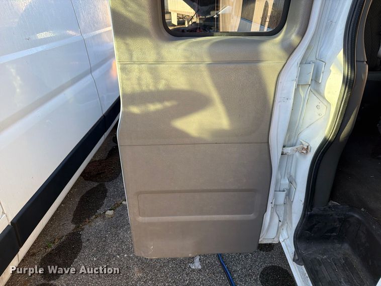 image for item YA5536 2017 Chevrolet Express van