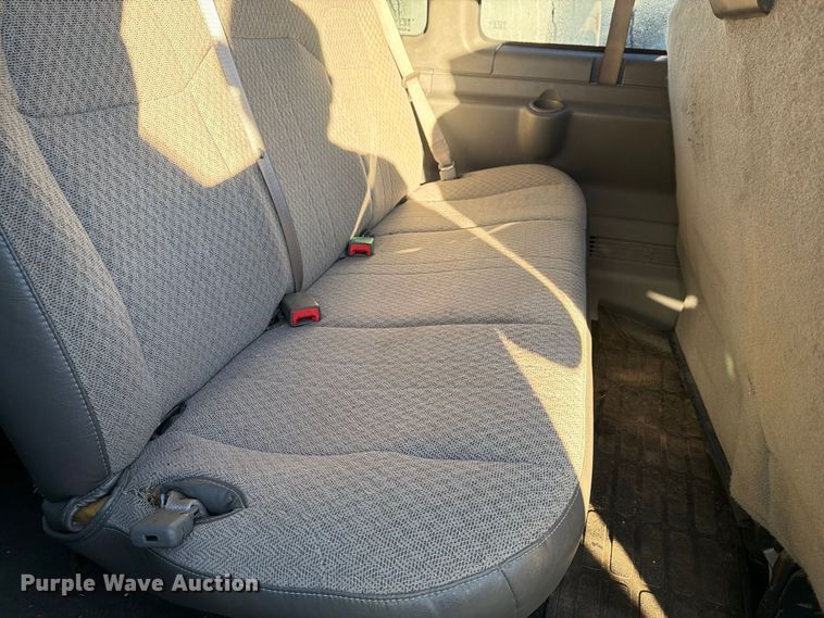 image for item YA5536 2017 Chevrolet Express van