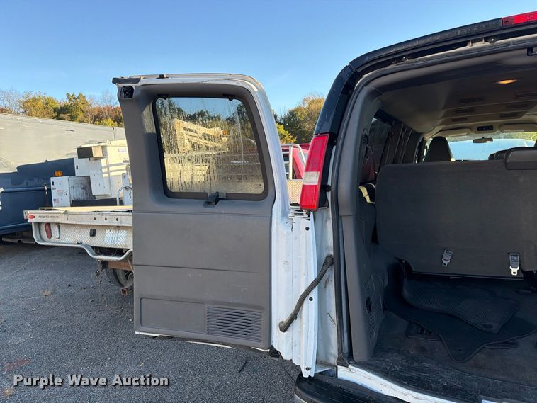image for item YA5536 2017 Chevrolet Express van