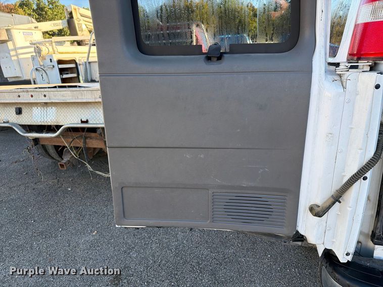 image for item YA5536 2017 Chevrolet Express van