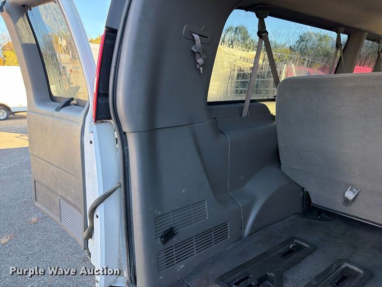 image for item YA5536 2017 Chevrolet Express van