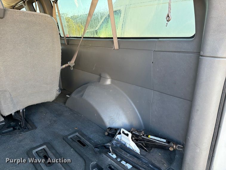 image for item YA5536 2017 Chevrolet Express van