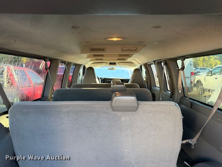image for item YA5536 2017 Chevrolet Express van