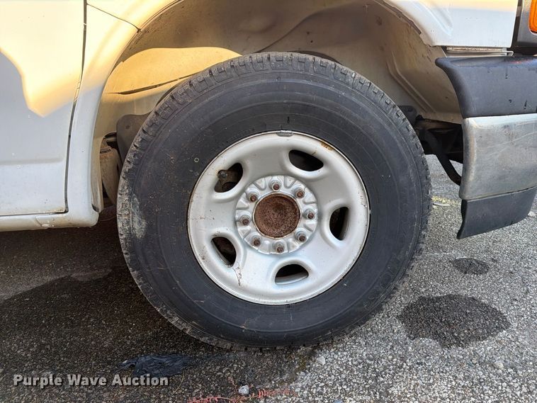 image for item YA5536 2017 Chevrolet Express van
