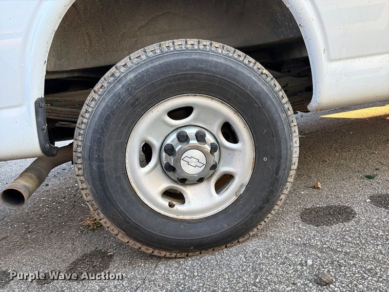image for item YA5536 2017 Chevrolet Express van