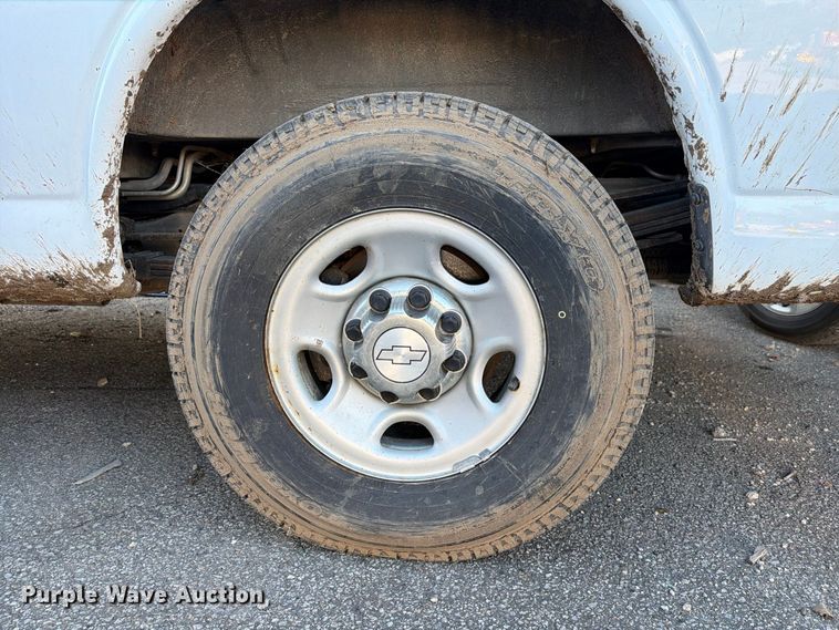 image for item YA5536 2017 Chevrolet Express van