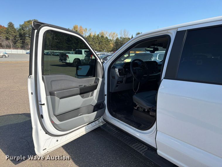 image for item YA5652 2021 Ford F150 Crew Cab pickup truck