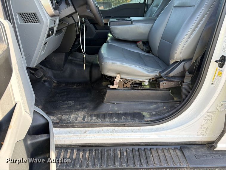 image for item YA5652 2021 Ford F150 Crew Cab pickup truck
