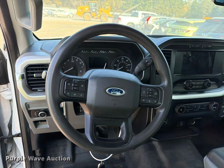 image for item YA5652 2021 Ford F150 Crew Cab pickup truck