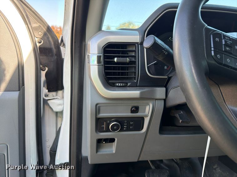 image for item YA5652 2021 Ford F150 Crew Cab pickup truck