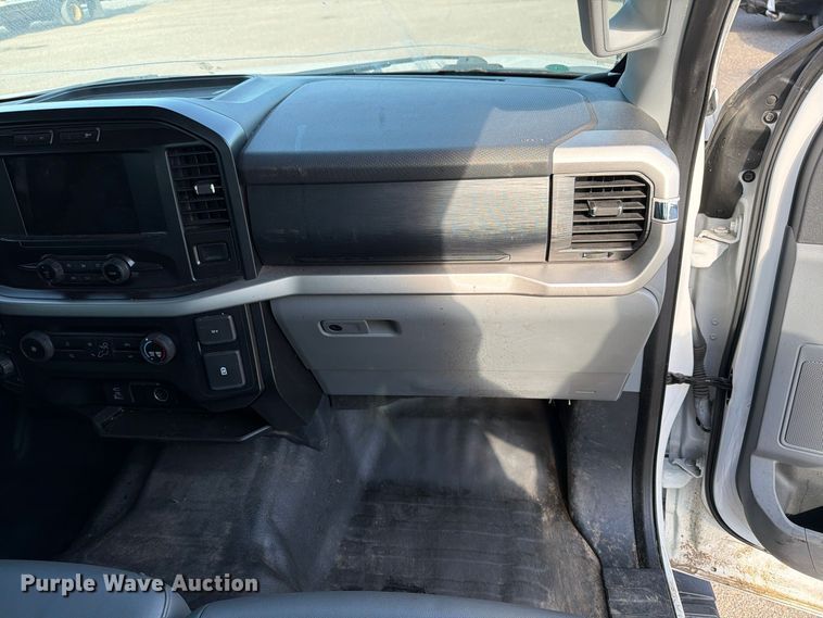 image for item YA5652 2021 Ford F150 Crew Cab pickup truck