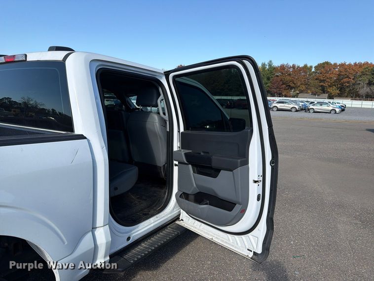 image for item YA5652 2021 Ford F150 Crew Cab pickup truck