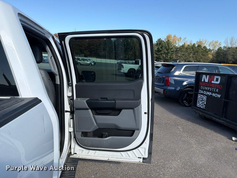 image for item YA5652 2021 Ford F150 Crew Cab pickup truck
