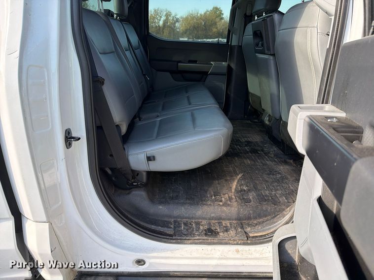 image for item YA5652 2021 Ford F150 Crew Cab pickup truck